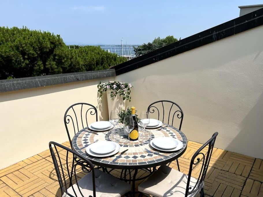Attico In Piazza Matteotti Apartment Desenzano del Garda Luaran gambar