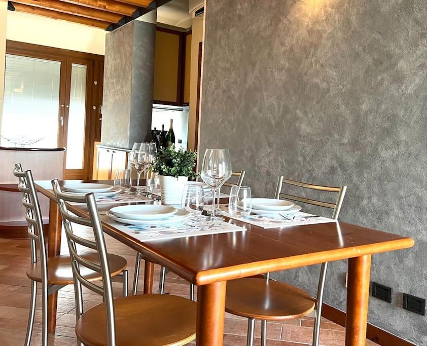 Attico In Piazza Matteotti Apartment Desenzano del Garda Luaran gambar