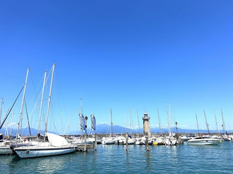 Attico In Piazza Matteotti Apartment Desenzano del Garda Luaran gambar