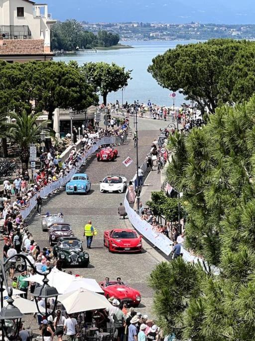 Attico In Piazza Matteotti Apartment Desenzano del Garda Luaran gambar