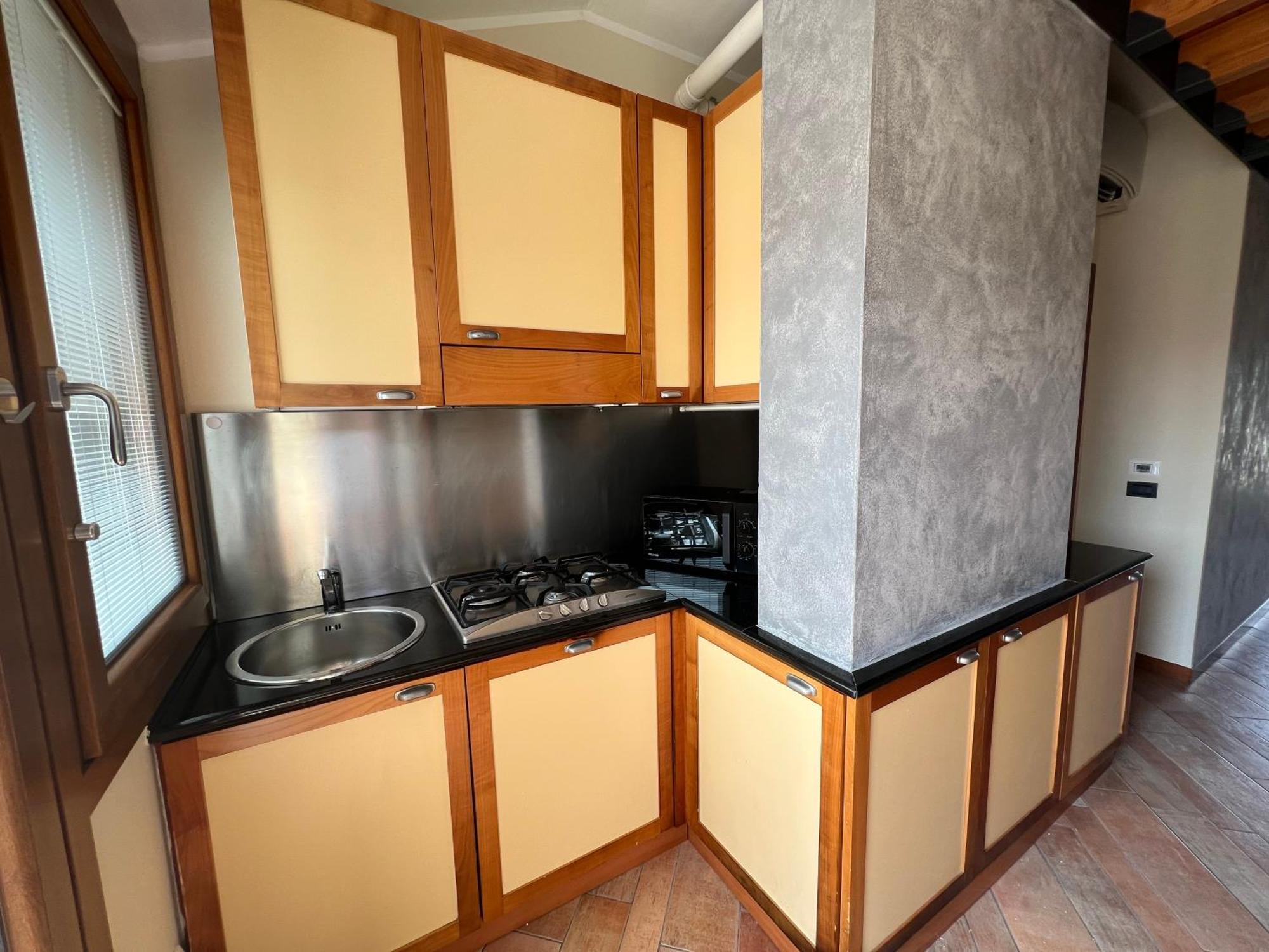 Attico In Piazza Matteotti Apartment Desenzano del Garda Luaran gambar