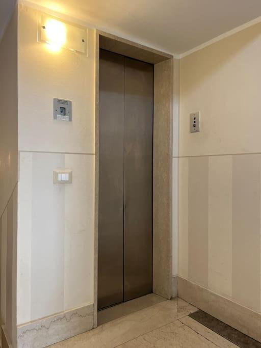 Attico In Piazza Matteotti Apartment Desenzano del Garda Luaran gambar